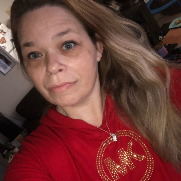 Meet your Posher, Donna - Picture 2 of 2